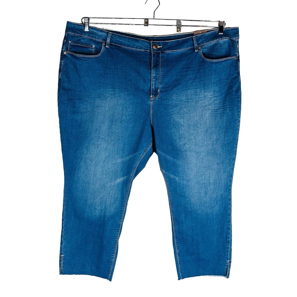 New Avenue‎ Denim Womans Sz 32 Plus Crop Jeans Blue Denim Pockets Raw Hem NWT